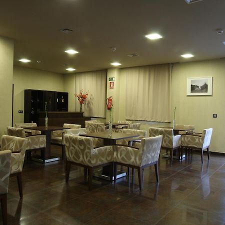 Dinastia Hotel Getafe Bagian luar foto