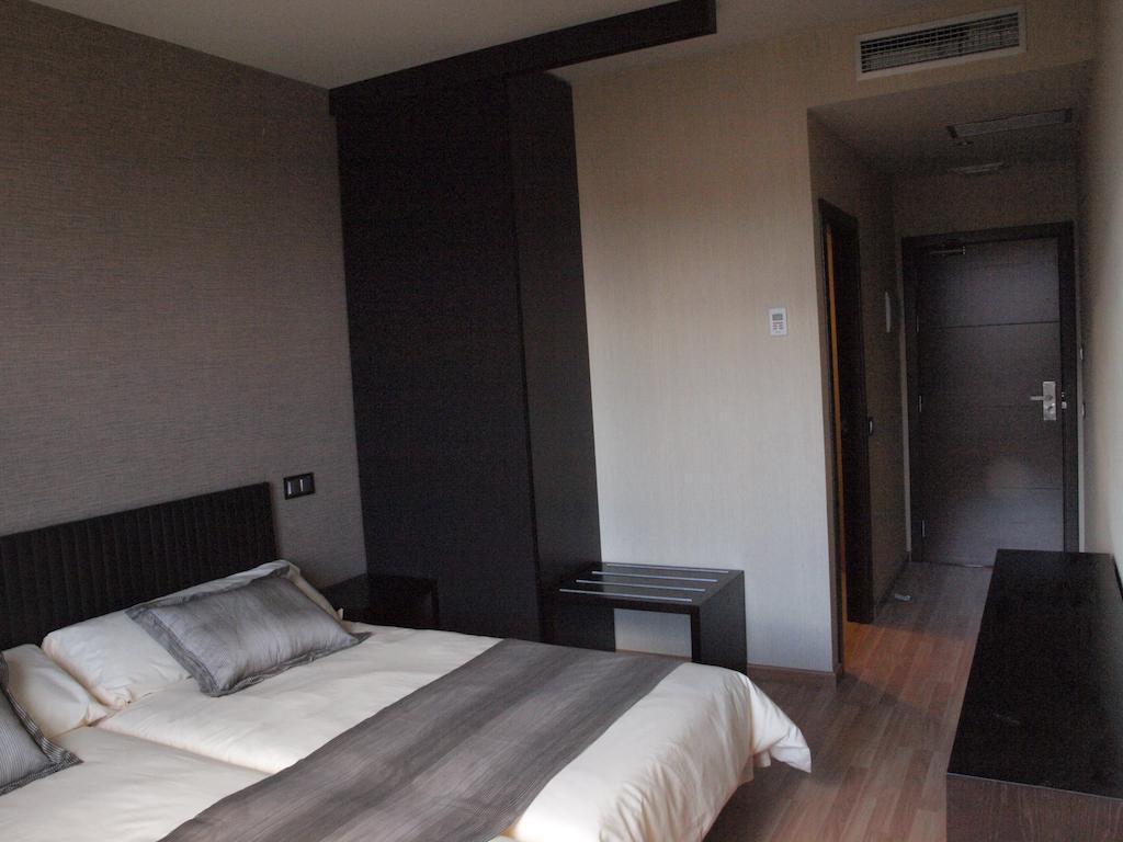 Dinastia Hotel Getafe Bagian luar foto