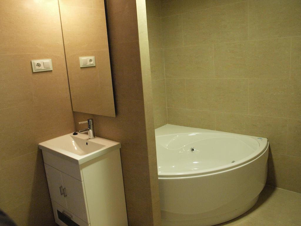 Dinastia Hotel Getafe Bagian luar foto