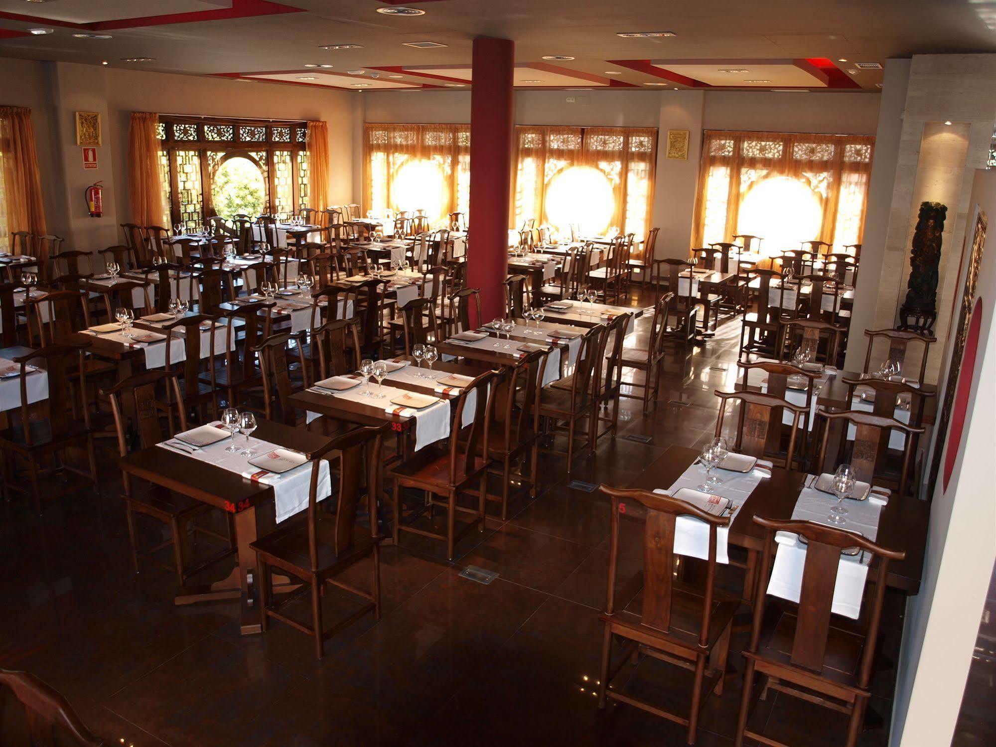 Dinastia Hotel Getafe Bagian luar foto
